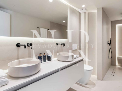 Apartamento con vistas a La Quinta Golf & Country Club, Benahavís, en venta