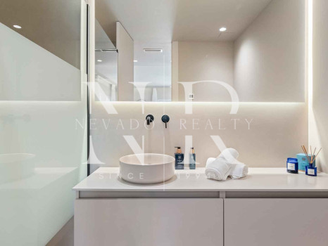 Apartamento con vistas a La Quinta Golf & Country Club, Benahavís, en venta