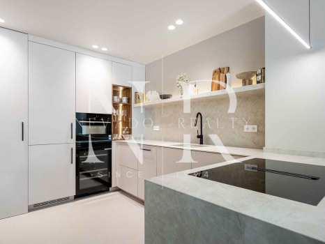 Apartamento con vistas a La Quinta Golf & Country Club, Benahavís, en venta
