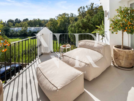 Apartamento con vistas a La Quinta Golf & Country Club, Benahavís, en venta