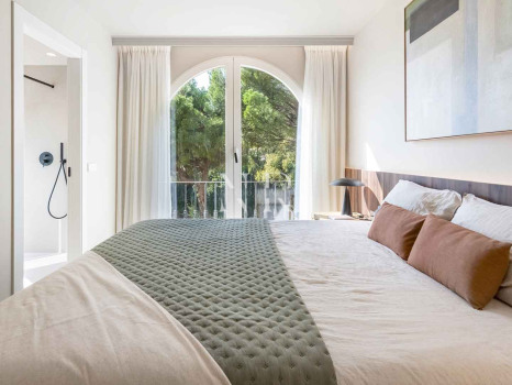Apartment with views of La Quinta Golf & Country Club, Benahavís, for sale