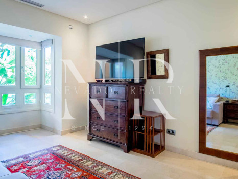Apartamento con vistas al mar en Mansion Club, Marbella en venta