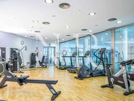 Apartamento con vistas al mar en Mansion Club, Marbella en venta