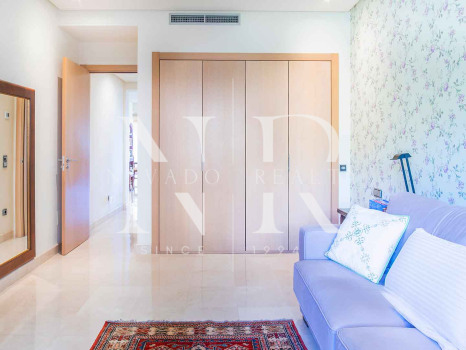 Apartamento con vistas al mar en Mansion Club, Marbella en venta