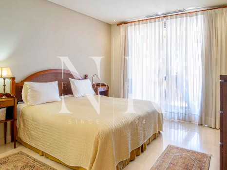 Apartamento con vistas al mar en Mansion Club, Marbella en venta