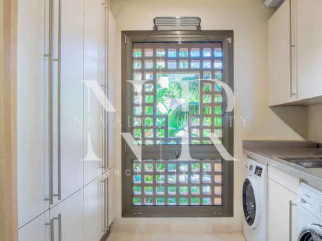 Apartamento con vistas al mar en Mansion Club, Marbella en venta