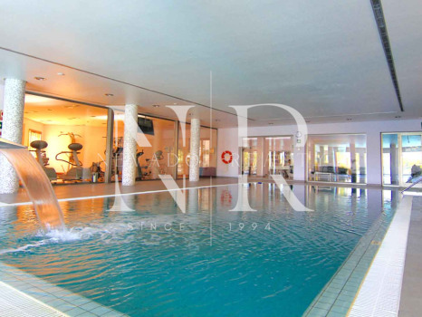 Apartamento con vistas al mar en Mansion Club, Marbella en venta