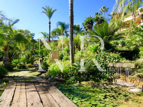 Apartamento con vistas al mar en Mansion Club, Marbella en venta