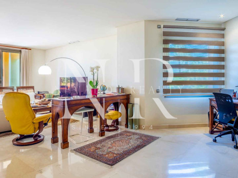 Apartamento con vistas al mar en Mansion Club, Marbella en venta
