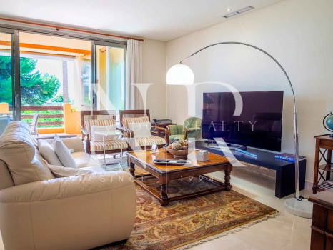 Apartamento con vistas al mar en Mansion Club, Marbella en venta
