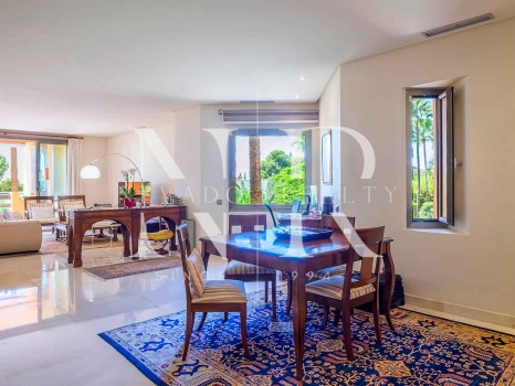 Apartamento con vistas al mar en Mansion Club, Marbella en venta