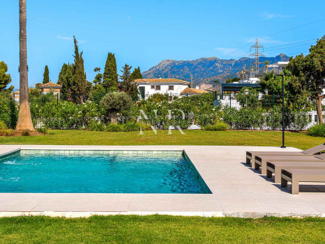 Villa con vistas al mar en El Rosario, Marbella en venta