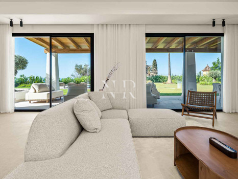 Villa con vistas al mar en El Rosario, Marbella en venta