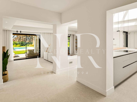 Villa con vistas al mar en El Rosario, Marbella en venta