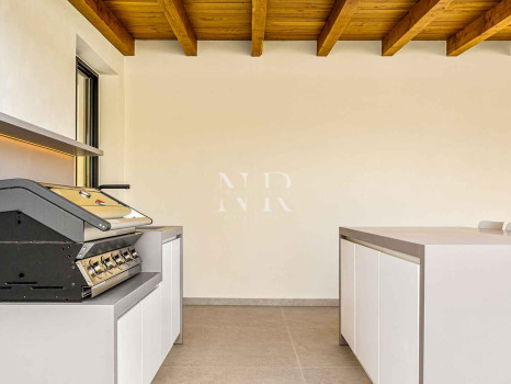 Villa con vistas al mar en El Rosario, Marbella en venta