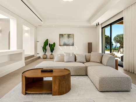 Villa con vistas al mar en El Rosario, Marbella en venta