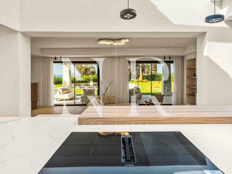 Villa con vistas al mar en El Rosario, Marbella en venta