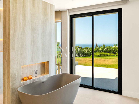 Villa con vistas al mar en El Rosario, Marbella en venta
