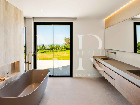 Villa con vistas al mar en El Rosario, Marbella en venta