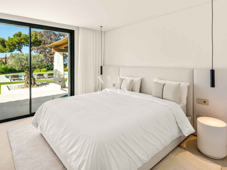 Villa con vistas al mar en El Rosario, Marbella en venta