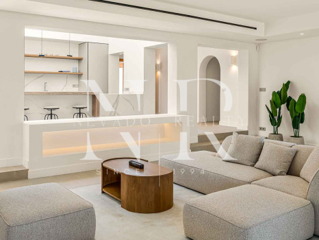 Villa con vistas al mar en El Rosario, Marbella en venta