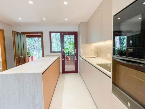 Fully refurbished semi-detached house available for long-term let in the Monte Marbella Club residential complex
