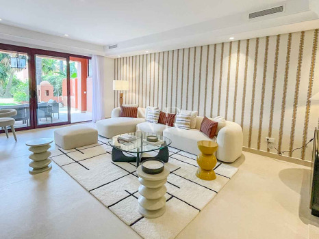 Fully refurbished semi-detached house available for long-term let in the Monte Marbella Club residential complex