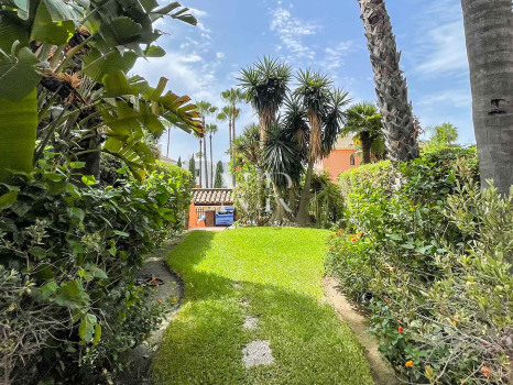 Fully refurbished semi-detached house available for long-term let in the Monte Marbella Club residential complex