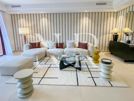 Adosada completamente reformada en alquiler de larga temporada en Urbanización Monte Marbella Club.