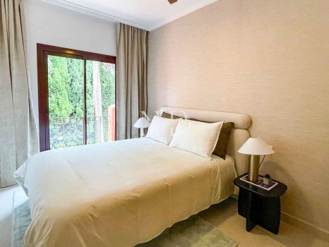 Fully refurbished semi-detached house available for long-term let in the Monte Marbella Club residential complex