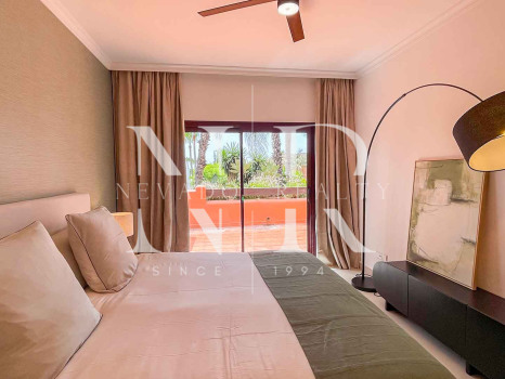 Adosada completamente reformada en alquiler de larga temporada en Urbanización Monte Marbella Club.