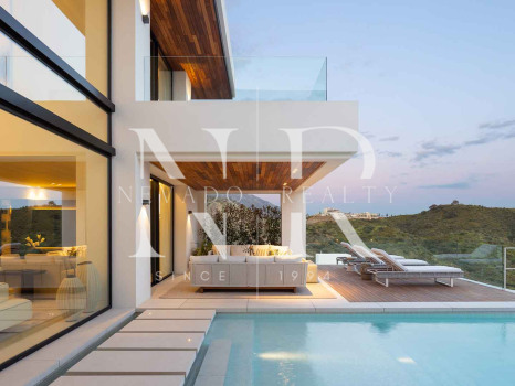 Villa with sea views in La Quinta, Benahavís for sale