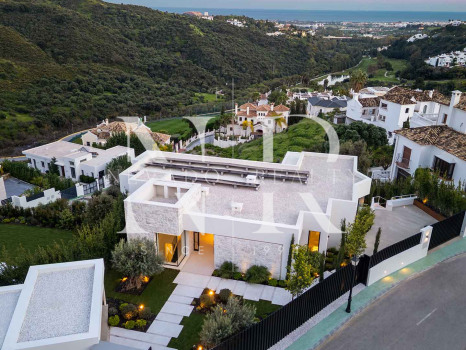Villa with sea views in La Quinta, Benahavís for sale