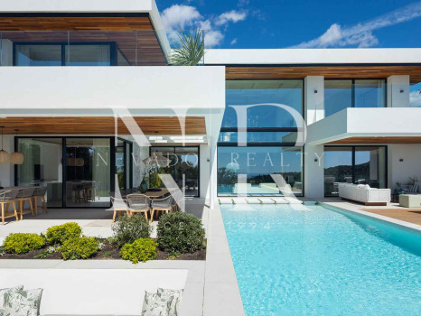 Villa with sea views in La Quinta, Benahavís for sale