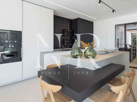 Villa with sea views in La Quinta, Benahavís for sale