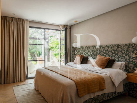 Beach side Villa in San Pedro de Alcántara for Sale