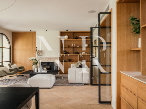 Beach side Villa in San Pedro de Alcántara for Sale