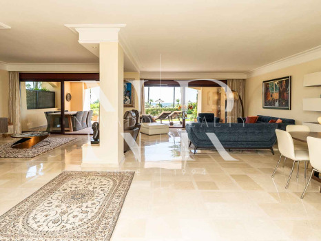 Apartment with sea views in Costalita del Mar, Estepona, for sale