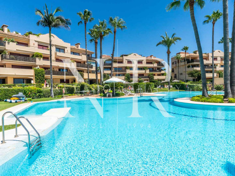 Apartment with sea views in Costalita del Mar, Estepona, for sale