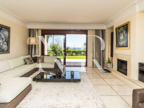Apartment with sea views in Costalita del Mar, Estepona, for sale