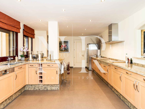 Apartment with sea views in Costalita del Mar, Estepona, for sale