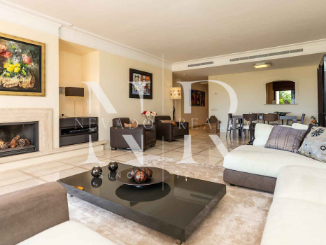 Apartment with sea views in Costalita del Mar, Estepona, for sale