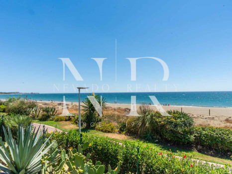 Apartment with sea views in Costalita del Mar, Estepona, for sale