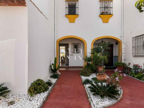 Adosada en El Campanario, Estepona en venta