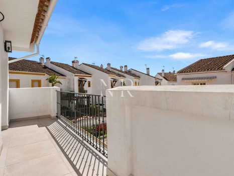 Adosada en El Campanario, Estepona en venta