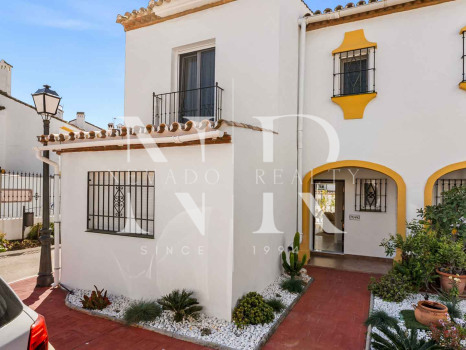 Townhouse in El Campanario, Estepona for sale