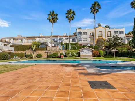 Adosada en El Campanario, Estepona en venta