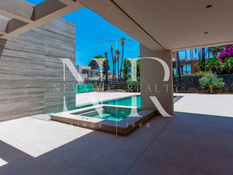 Villa neuve, côté plage à Cortijo Blanco, San Pedro, à vendre
