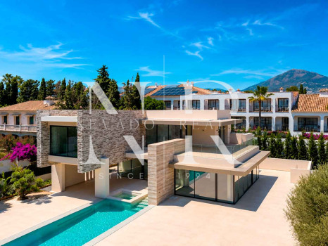 Villa neuve, côté plage à Cortijo Blanco, San Pedro, à vendre