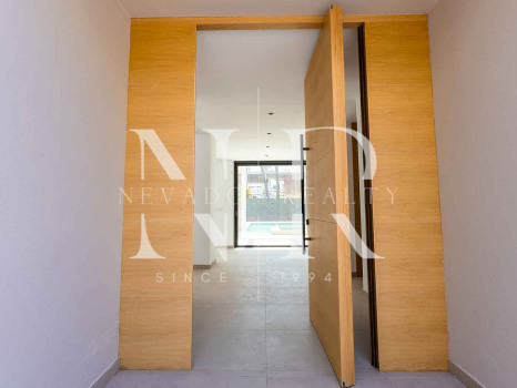Villa neuve, côté plage à Cortijo Blanco, San Pedro, à vendre